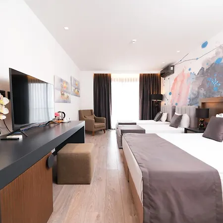 Palladium Resort- Luxury Leading Hotels, Private Included דרמי