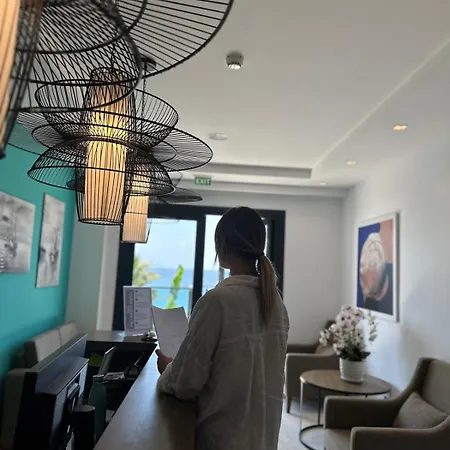 Palladium Hotel- Private Included 招待所 *