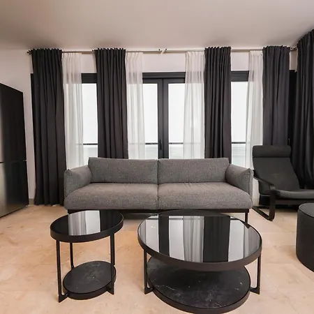 Palladium Hotel- Private Included Affittacamere *