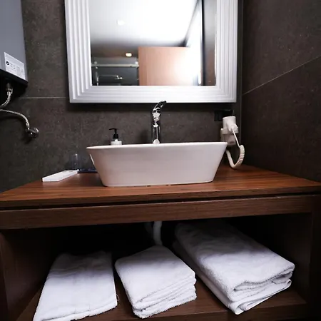 Palladium Hotel- Private Included Affittacamere *