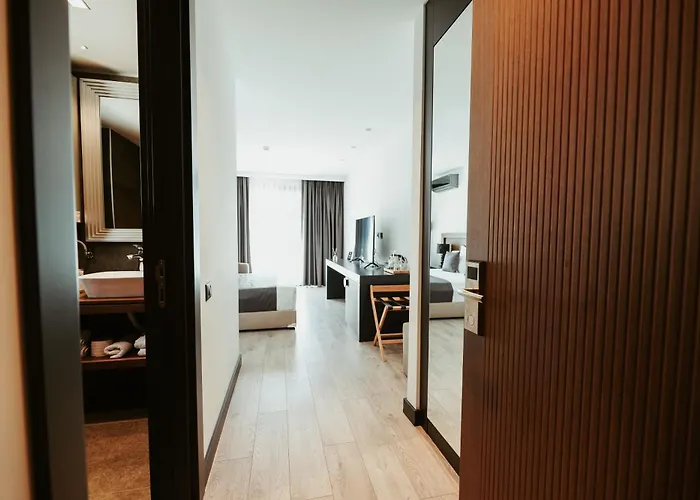 Palladium Resort- Luxury Leading Hotels, Private Included Guest house Dhermi