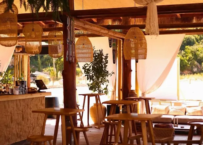 Palladium Resort- Luxury Leading Hotels, Private Included 3* Dhërmi